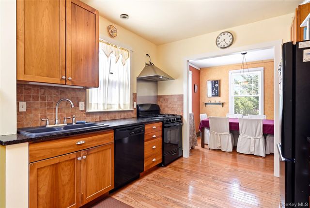 100 Elm Street, Islip, NY 11751