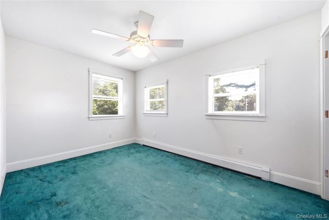 100 Elm Street, Islip, NY 11751