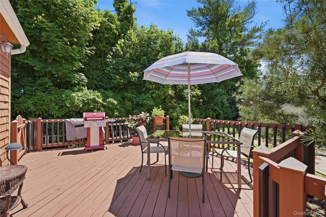 100 Elm Street, Islip, NY 11751