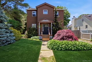 100 Elm Street, Islip, NY 11751