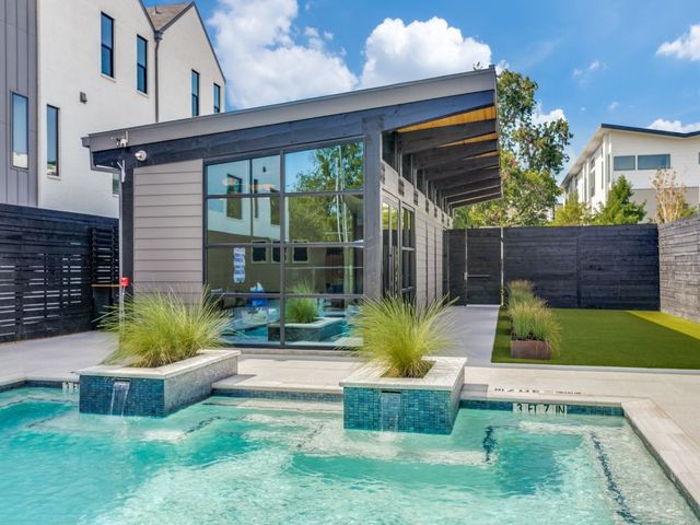 4901 Live Oak Street B, Dallas, TX 75206