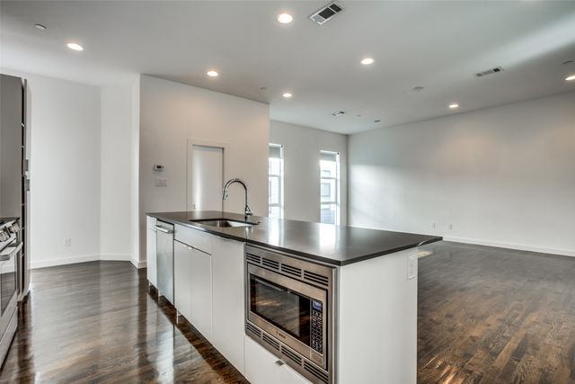 4901 Live Oak Street B, Dallas, TX 75206