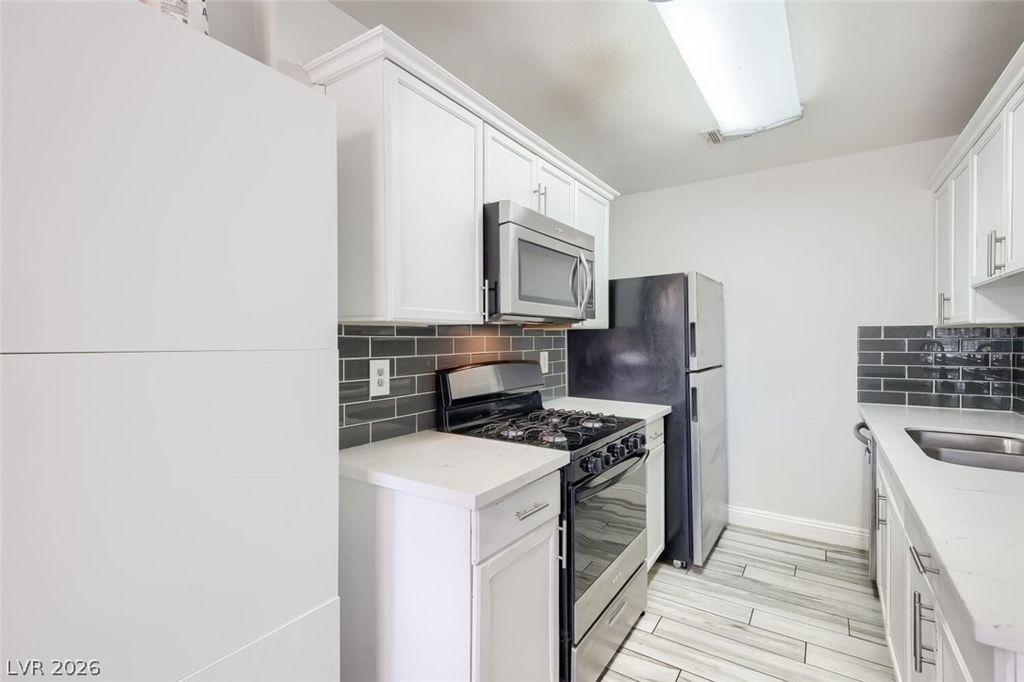 5330 East Charleston Boulevard 106, Las Vegas, NV 89142 — photo 5
