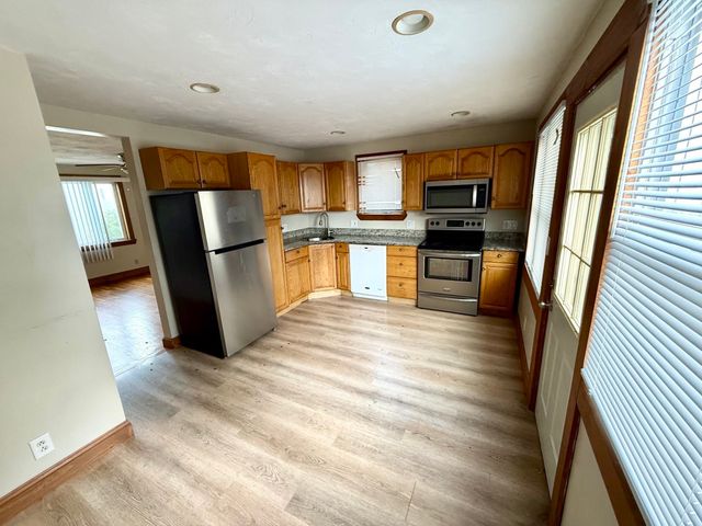 21 Bursley Rd 1, Weymouth, MA 02191