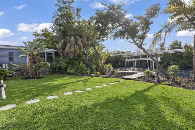 7150 Cobiac DR, St James City, FL 33956