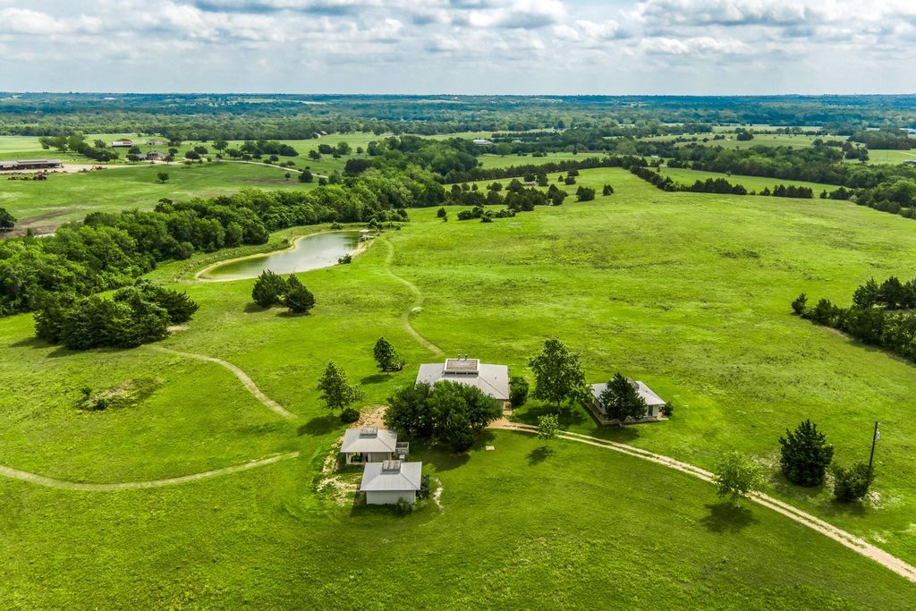 7850 Highway 159 W, Bellville, TX 77418