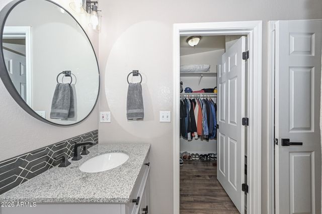 3043 N 34TH Street, Phoenix, AZ 85018