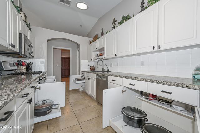 3043 N 34TH Street, Phoenix, AZ 85018