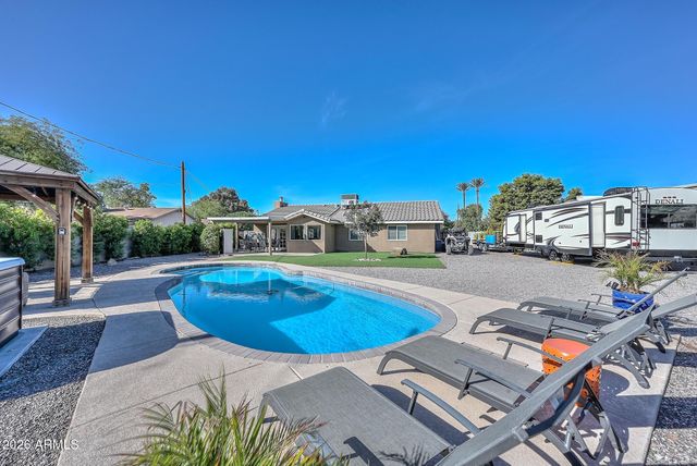 3043 N 34TH Street, Phoenix, AZ 85018