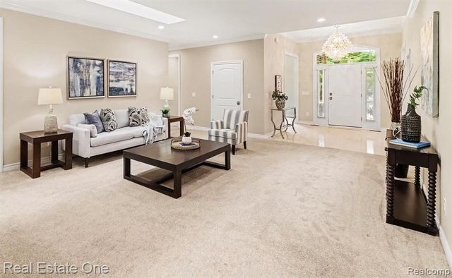 1755 Gray Twig Lane, Milford, MI 48381