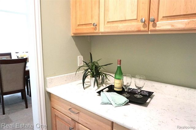 1755 Gray Twig Lane, Milford, MI 48381