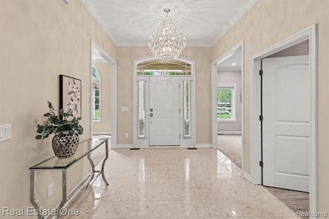 1755 Gray Twig Lane, Milford, MI 48381