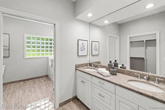 1755 Gray Twig Lane, Milford, MI 48381