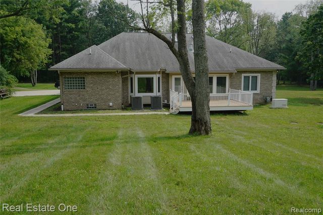 1755 Gray Twig Lane, Milford, MI 48381