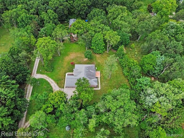 1755 Gray Twig Lane, Milford, MI 48381