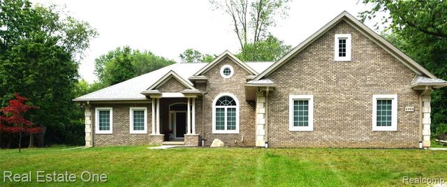 1755 Gray Twig Lane, Milford, MI 48381