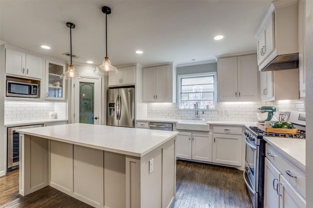 6711 Kingsbury Drive, Dallas, TX 75231