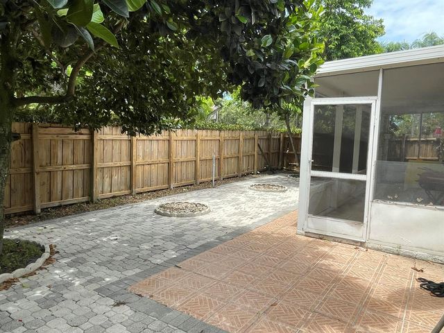 8229 White Rock Circle, Boynton Beach, FL 33436