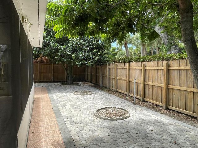 8229 White Rock Circle, Boynton Beach, FL 33436