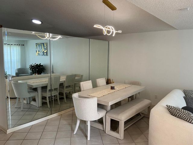 8229 White Rock Circle, Boynton Beach, FL 33436