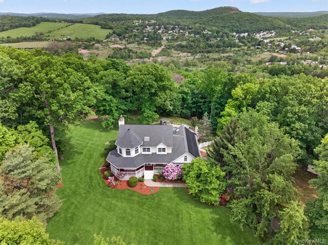 86 Long Vista Lane, Chester, NY 10918