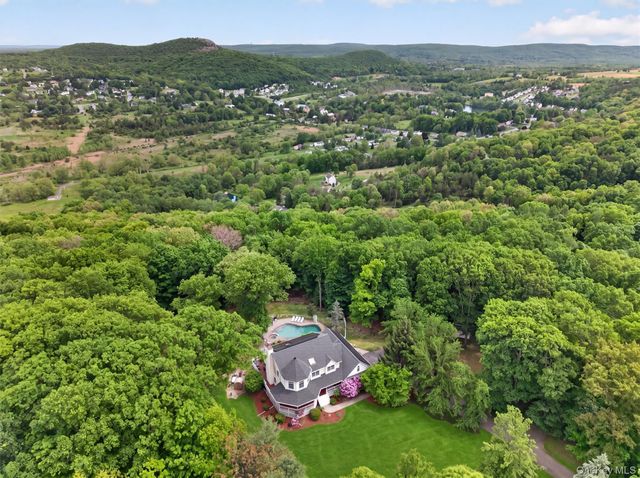 86 Long Vista Lane, Chester, NY 10918