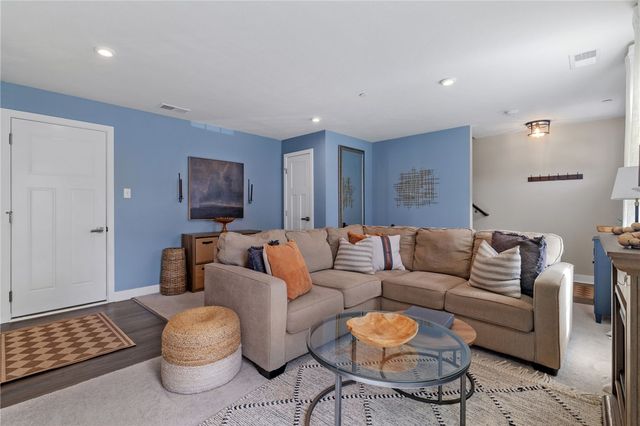 226 Amon St, Cranberry Twp, PA 16066