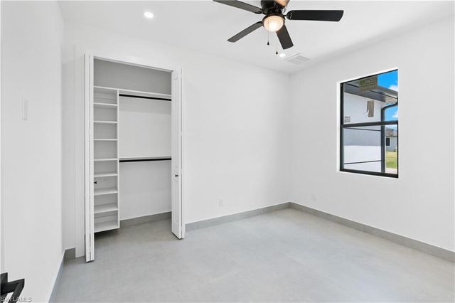 216 NW 10th TER, Cape Coral, FL 33993