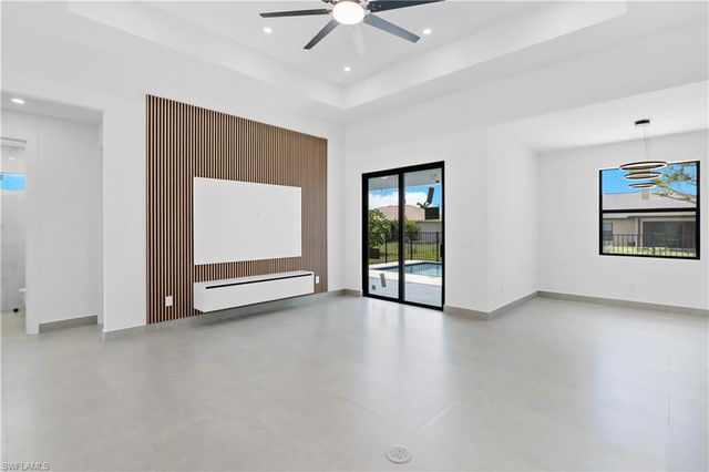 216 NW 10th TER, Cape Coral, FL 33993