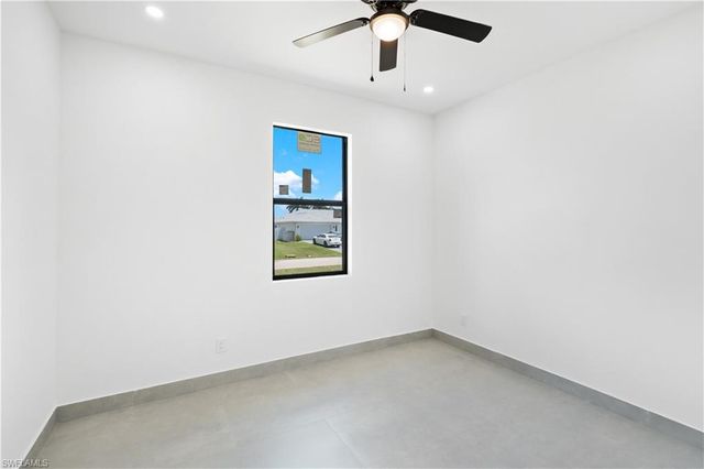 216 NW 10th TER, Cape Coral, FL 33993