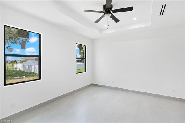 216 NW 10th TER, Cape Coral, FL 33993