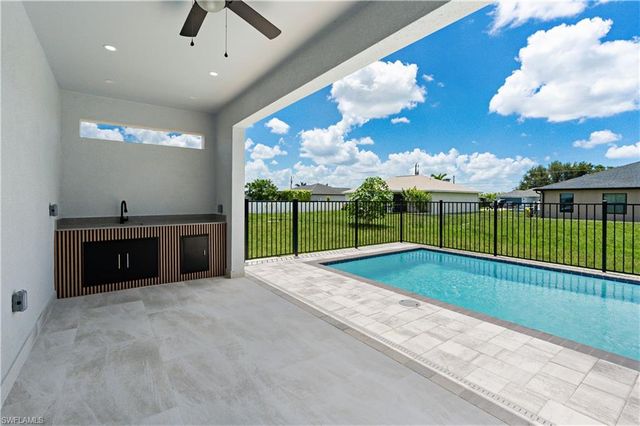 216 NW 10th TER, Cape Coral, FL 33993
