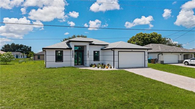 216 NW 10th TER, Cape Coral, FL 33993