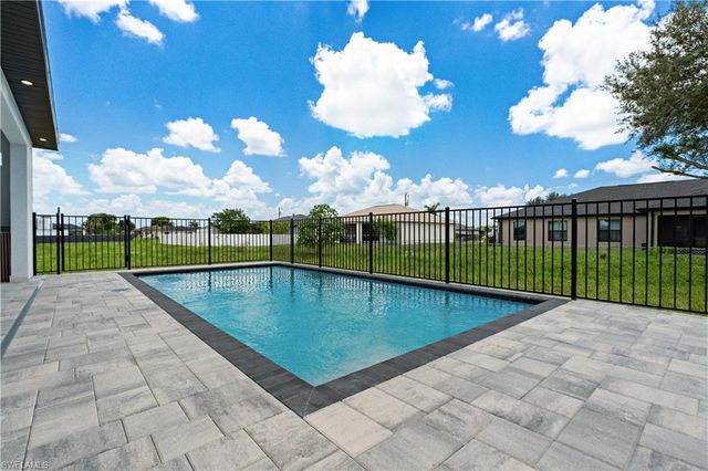 216 NW 10th TER, Cape Coral, FL 33993