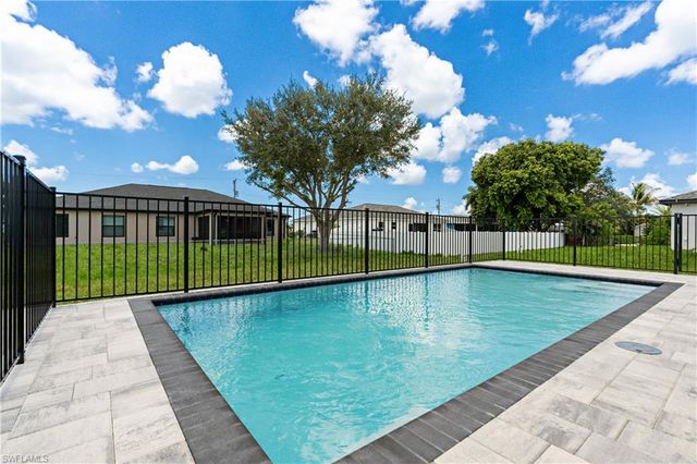 216 NW 10th TER, Cape Coral, FL 33993