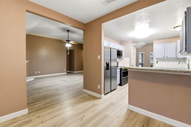 2622 S Peach Hollow Circle, Pearland, TX 77584