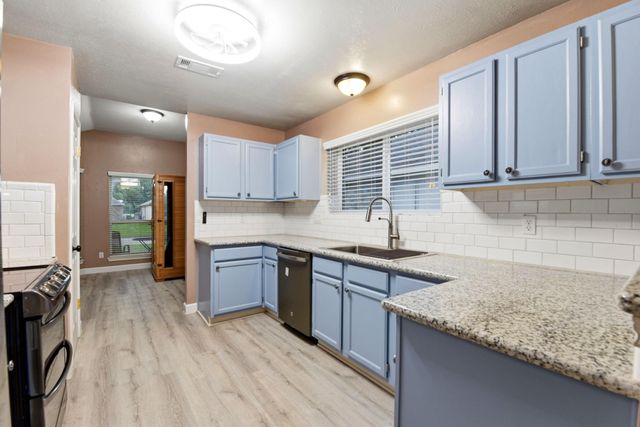 2622 S Peach Hollow Circle, Pearland, TX 77584