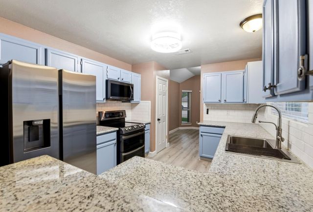 2622 S Peach Hollow Circle, Pearland, TX 77584