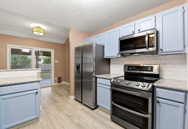 2622 S Peach Hollow Circle, Pearland, TX 77584