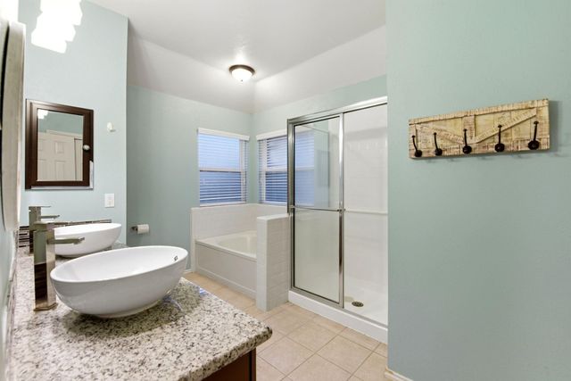 2622 S Peach Hollow Circle, Pearland, TX 77584
