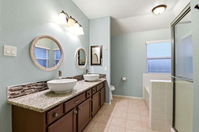 2622 S Peach Hollow Circle, Pearland, TX 77584