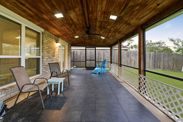 2622 S Peach Hollow Circle, Pearland, TX 77584