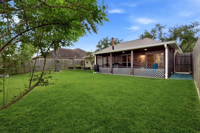 2622 S Peach Hollow Circle, Pearland, TX 77584