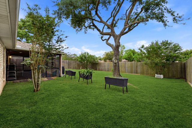 2622 S Peach Hollow Circle, Pearland, TX 77584