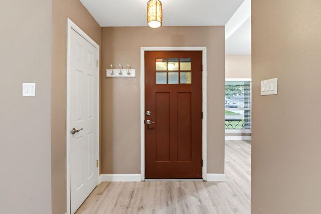 2622 S Peach Hollow Circle, Pearland, TX 77584