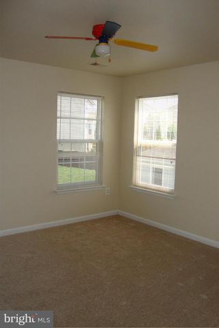 8 FOGGY FIELD LN, Fredericksburg, VA 22406