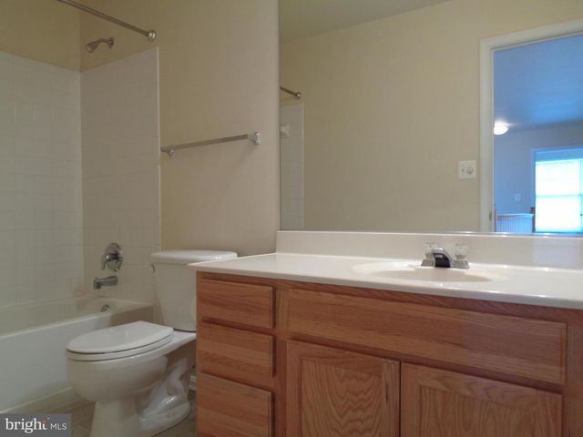 8 FOGGY FIELD LN, Fredericksburg, VA 22406