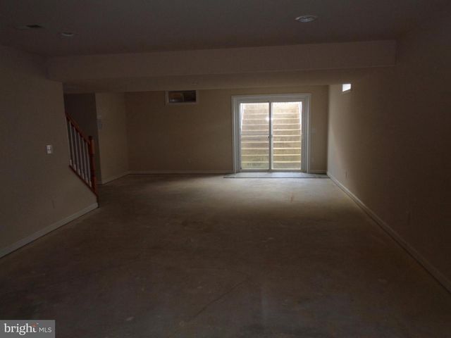 8 FOGGY FIELD LN, Fredericksburg, VA 22406