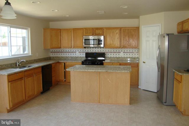 8 FOGGY FIELD LN, Fredericksburg, VA 22406