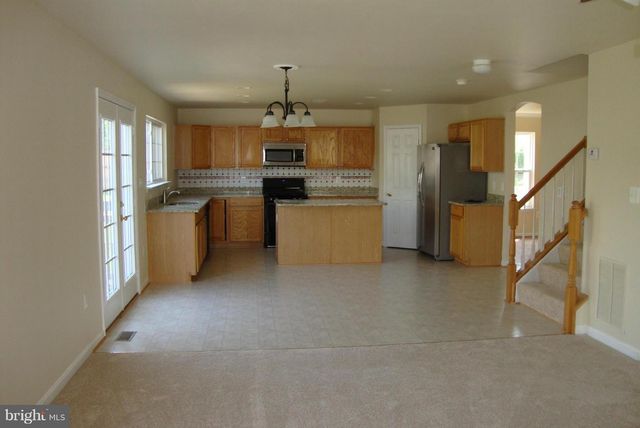 8 FOGGY FIELD LN, Fredericksburg, VA 22406